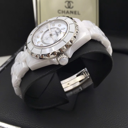 シャネル時計側面デザイン